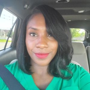 Meet your Posher, Vanessa